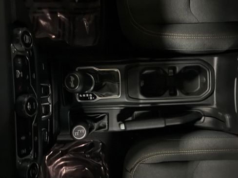 Used 2025 Jeep Wrangler Unlimited Sahara AWD/4WD image 20