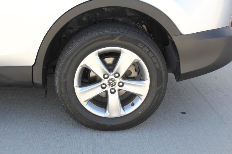 Used 2015 Toyota RAV4 XLE AWD/4WD image 33