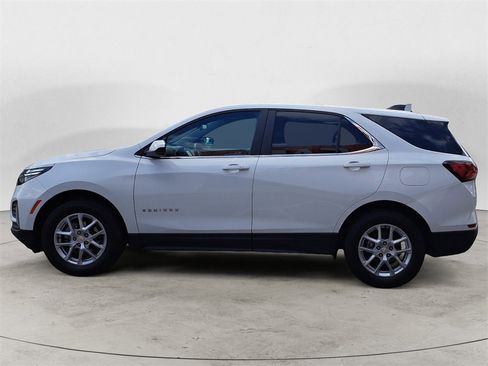 Used 2023 Chevrolet Equinox LT w/ Driver Convenience Package image 6