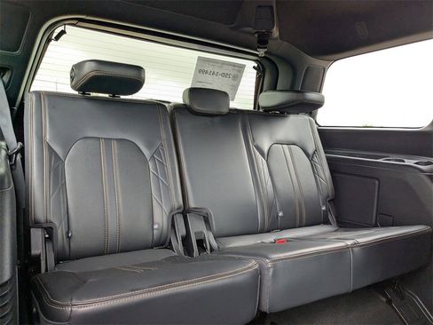 Used 2024 Ford Expedition Platinum image 22