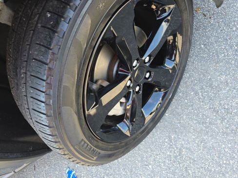 Used 2023 Jeep Grand Cherokee Limited w/ Black Appearance Package image 34