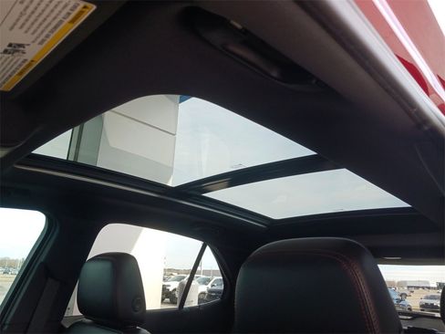 Used 2022 Chevrolet Equinox RS w/ RS Leather Package image 22