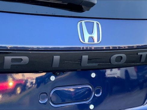 Used 2023 Honda Pilot Elite image 10