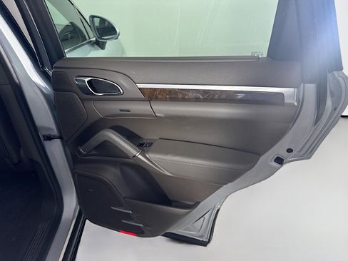 Used 2017 Porsche Cayenne S w/ Premium Plus Package image 27