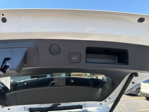 Used 2026 GMC Terrain AT4 w/ Convenience Package III AWD/4WD image 16