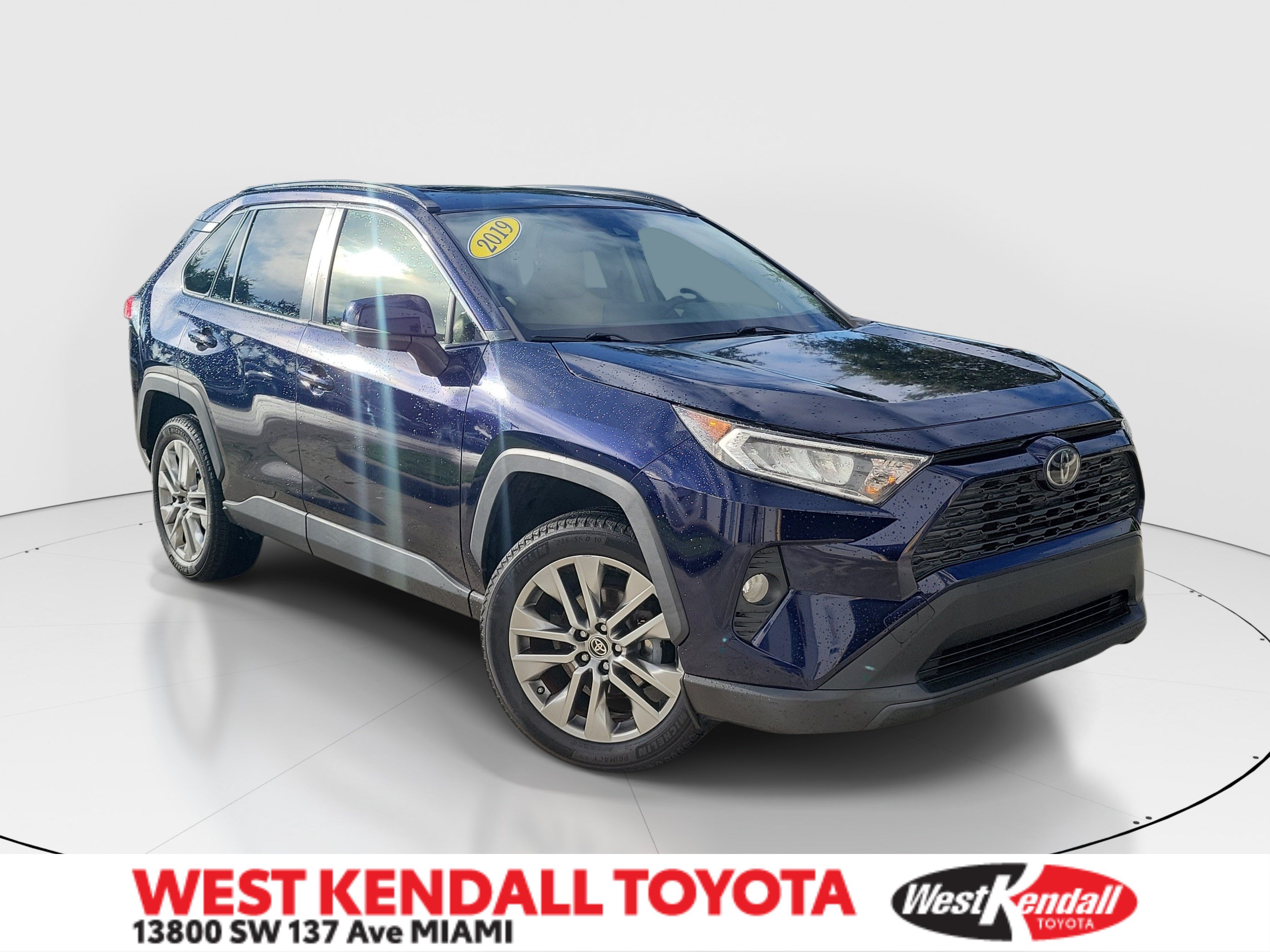 Used 2019 Toyota RAV4 XLE Premium FWD image 1