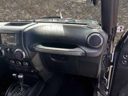 Used 2018 Jeep Wrangler Sport image 15