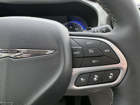 Used 2024 Chrysler Pacifica Touring-L w/ Road Tripper Package image 11