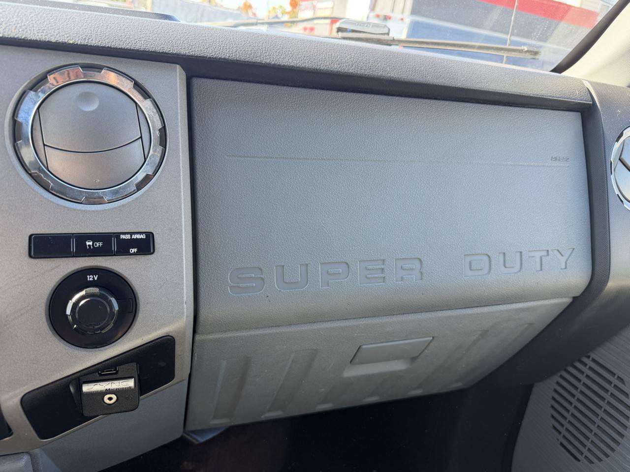 Used 2014 Ford F250 XLT w/ XLT Interior Package AWD/4WD image 32