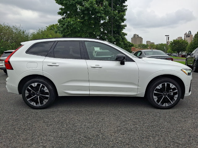 Used 2026 Volvo XC60 B5 Plus AWD/4WD image 7
