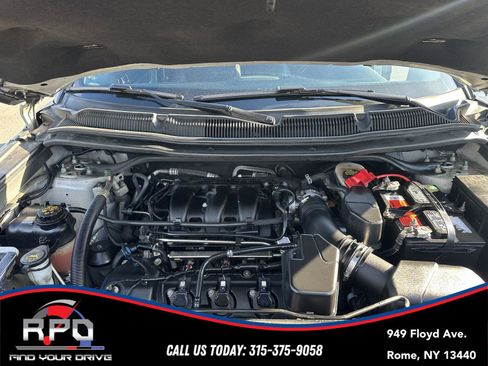 Used 2019 Ford Explorer XLT w/ Equipment Group 202A AWD/4WD image 13