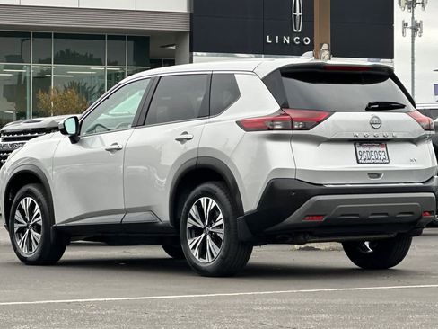 Used 2023 Nissan Rogue SV image 7