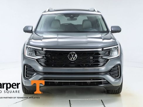 Used 2025 Volkswagen Atlas SEL Premium R-Line image 16