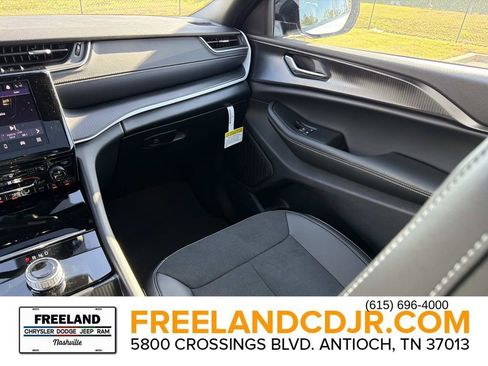 New 2025 Jeep Grand Cherokee image 17