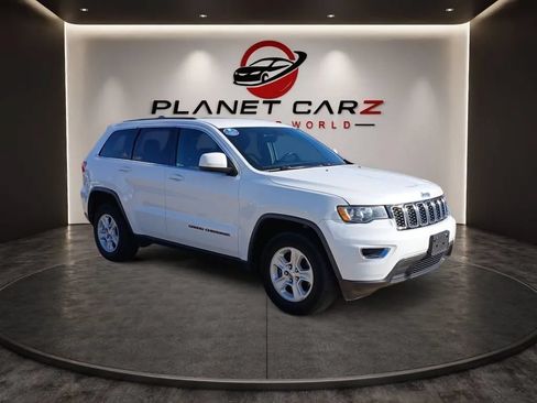 Used 2017 Jeep Grand Cherokee Laredo AWD/4WD image 7
