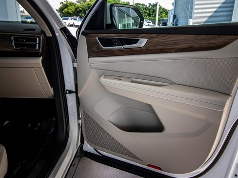 New 2026 Volkswagen Atlas SE image 44