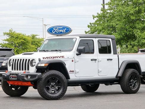 Used 2023 Jeep Gladiator Mojave AWD/4WD image 2