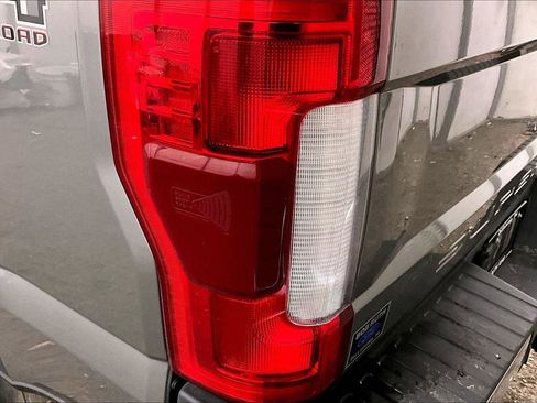 Used 2019 Ford F250 Lariat w/ Lariat Ultimate Package image 28