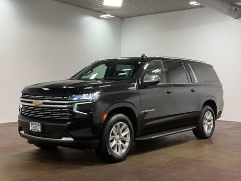 Used 2024 Chevrolet Suburban Premier AWD/4WD image 7
