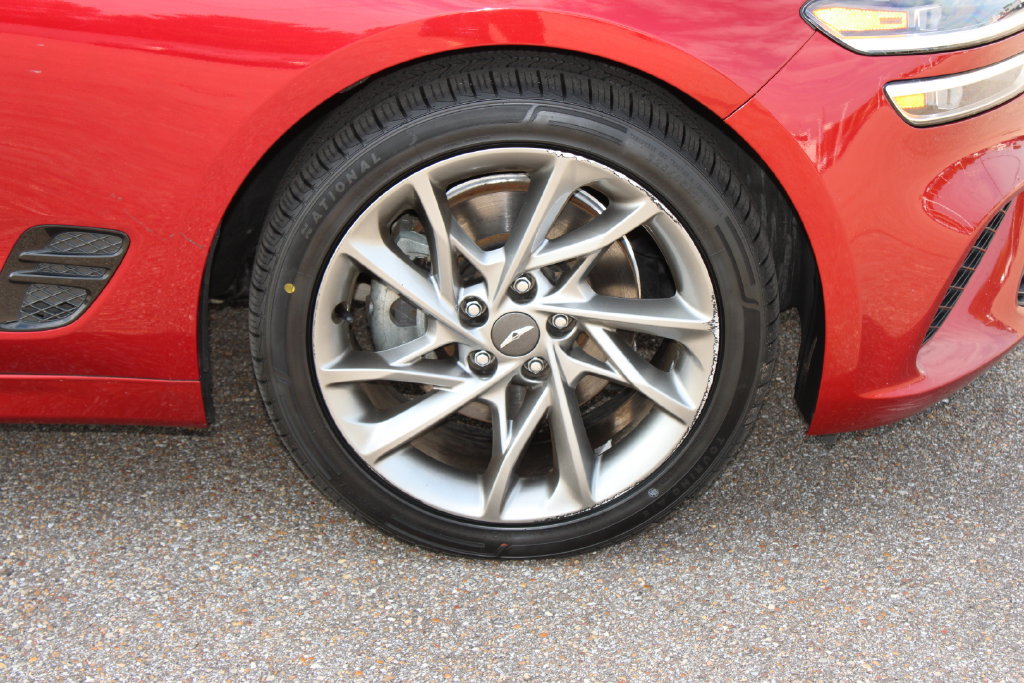 Used 2022 Genesis G70 2.0T RWD image 8