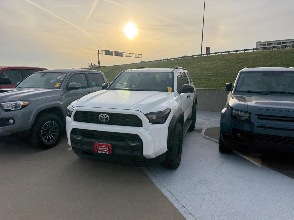 Certified 2025 Toyota 4Runner TRD Off-Road Premium AWD/4WD image 5