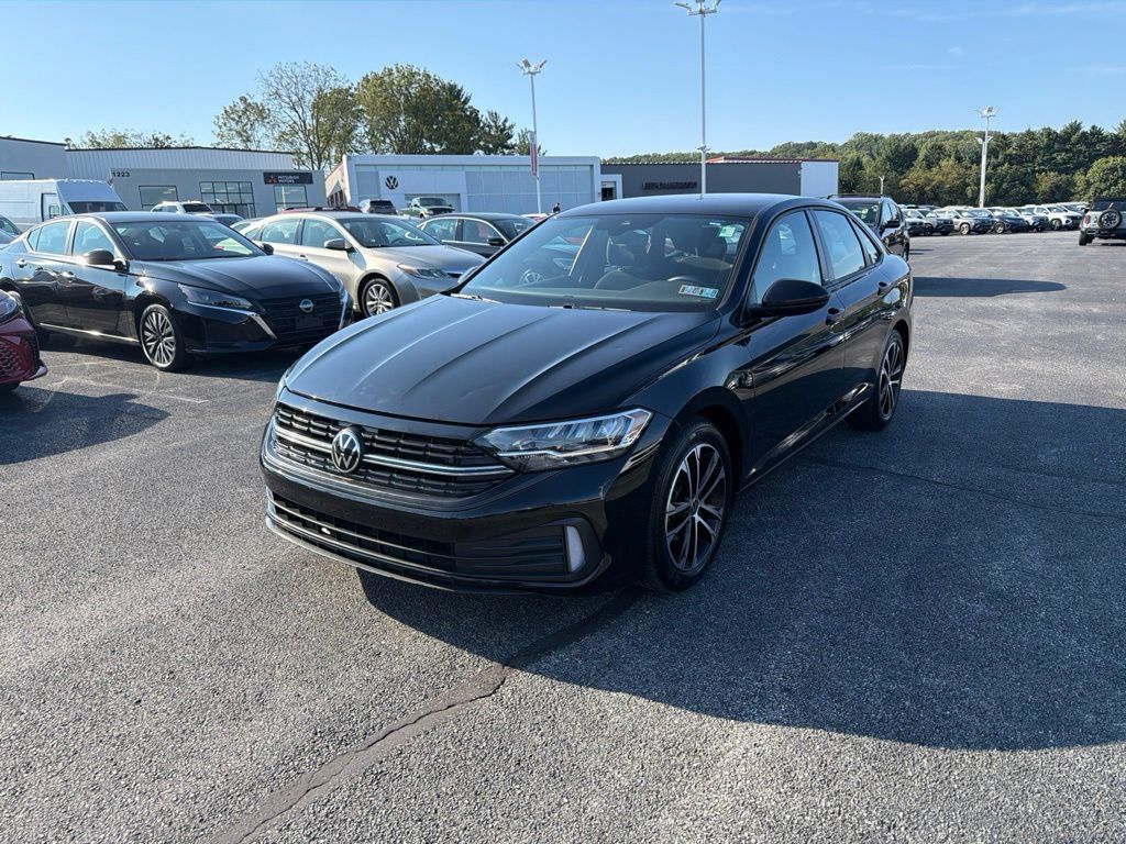 Used 2023 Volkswagen Jetta Sport FWD image 2