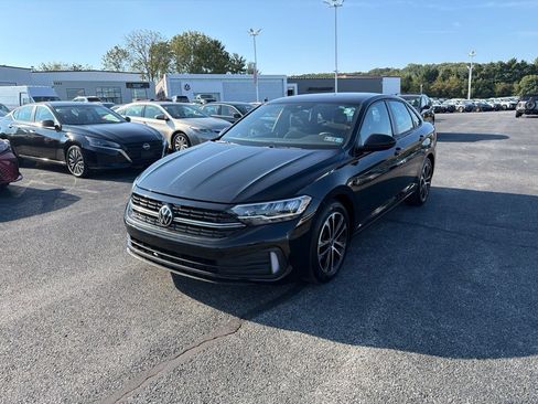 Used 2023 Volkswagen Jetta Sport FWD image 2
