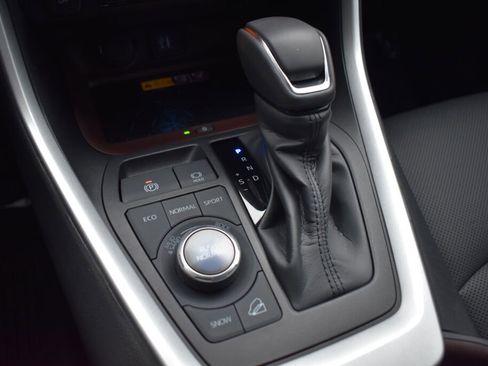 Used 2024 Toyota RAV4 Limited image 13