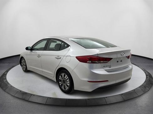 Used 2018 Hyundai Elantra SE image 7