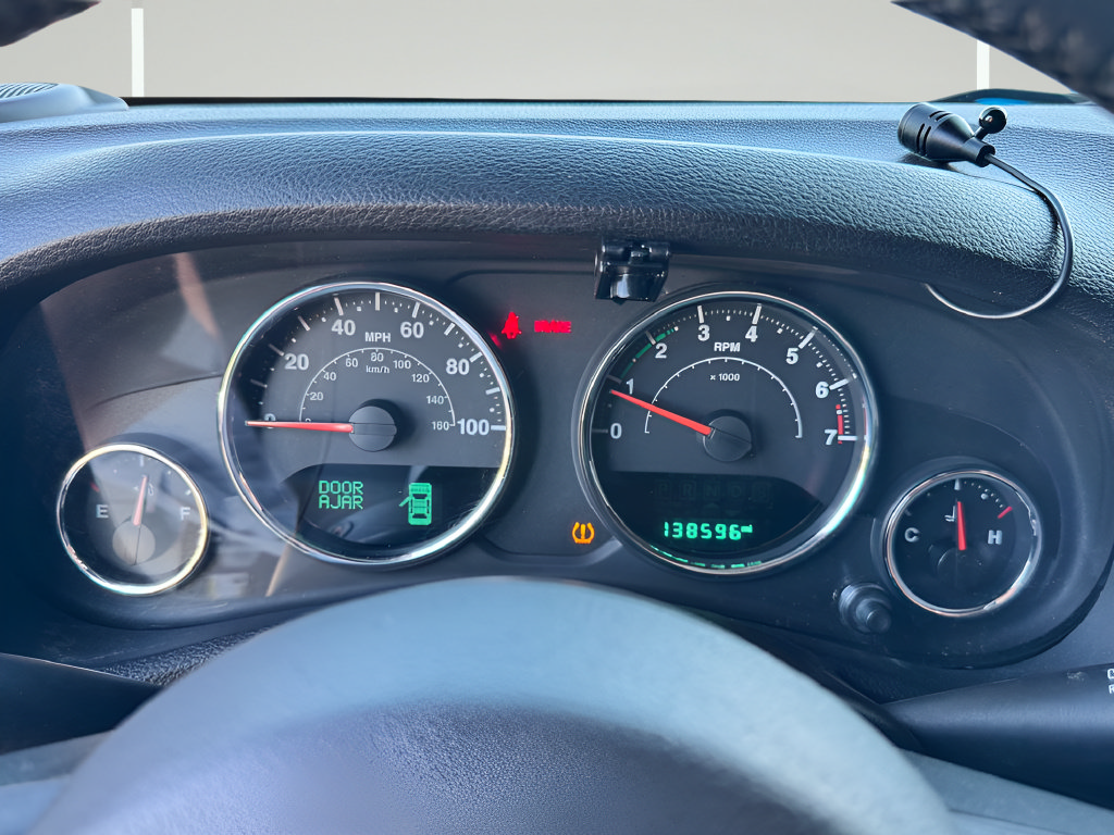 Used 2015 Jeep Wrangler Unlimited Sport w/ Max Tow Package AWD/4WD image 16