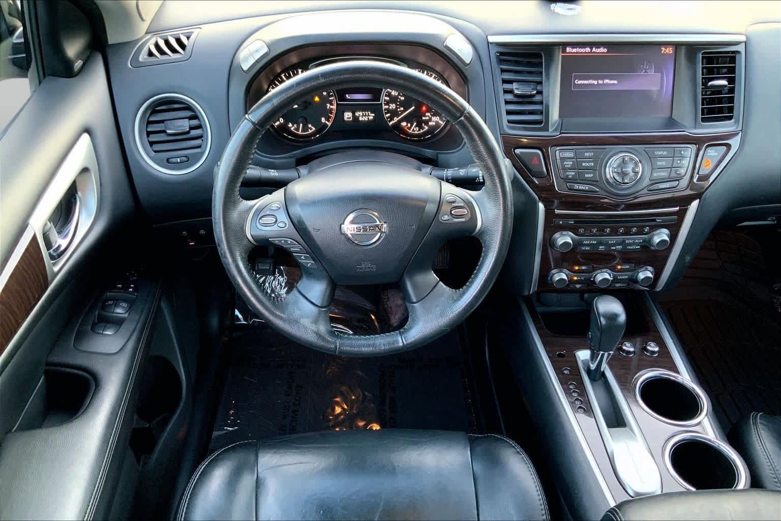 Used 2015 Nissan Pathfinder Platinum w/ Cargo Package FWD image 6