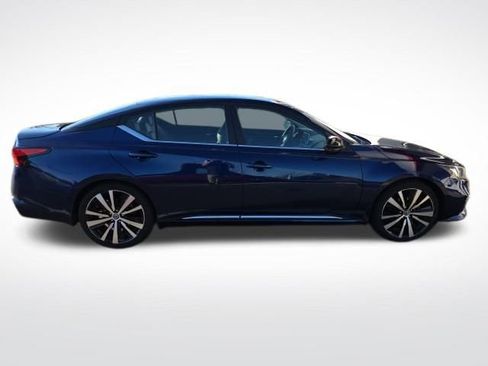 Used 2021 Nissan Altima 2.5 SR w/ SR Premium Package image 6