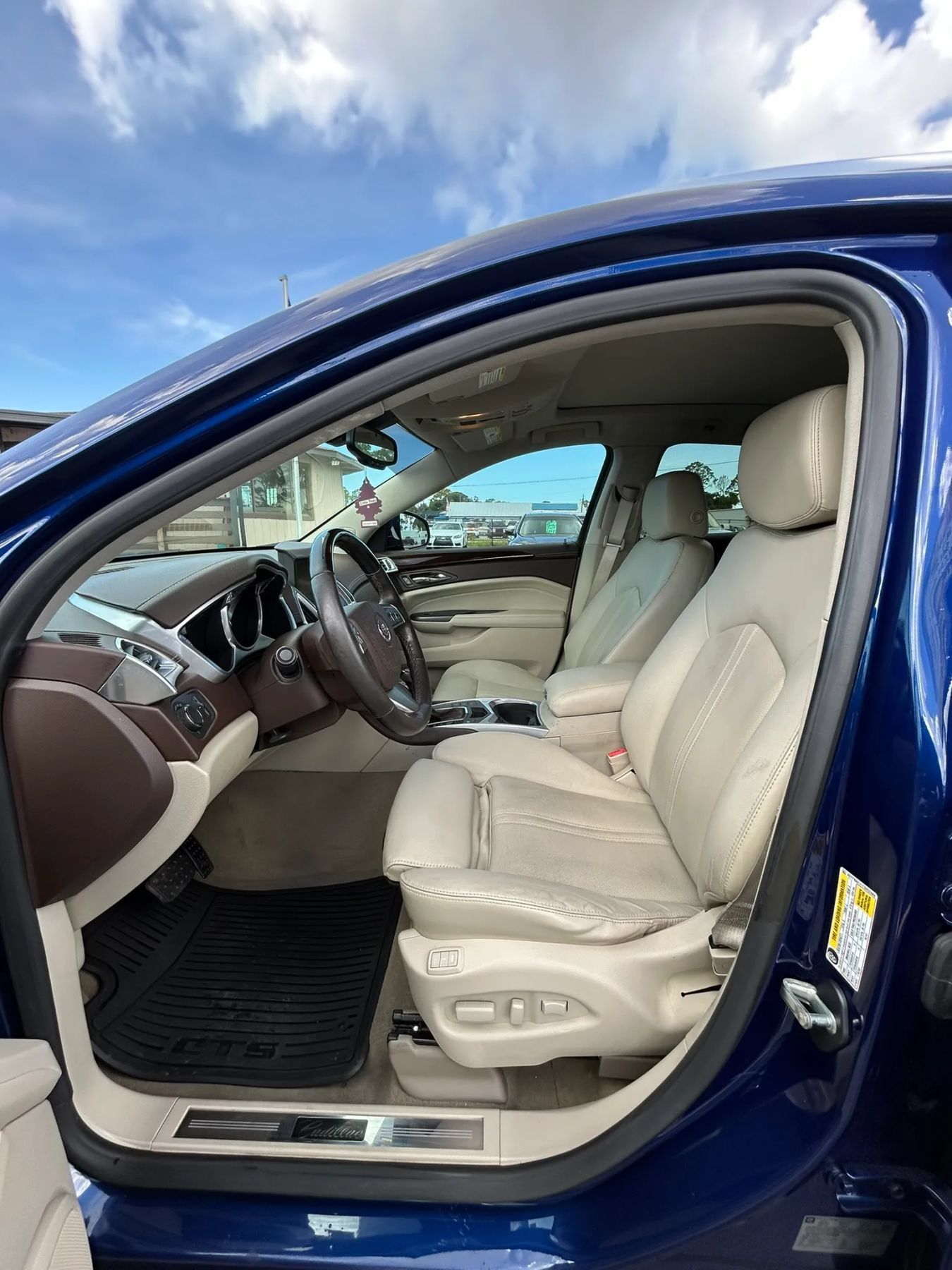 Used 2012 Cadillac SRX Luxury FWD image 27