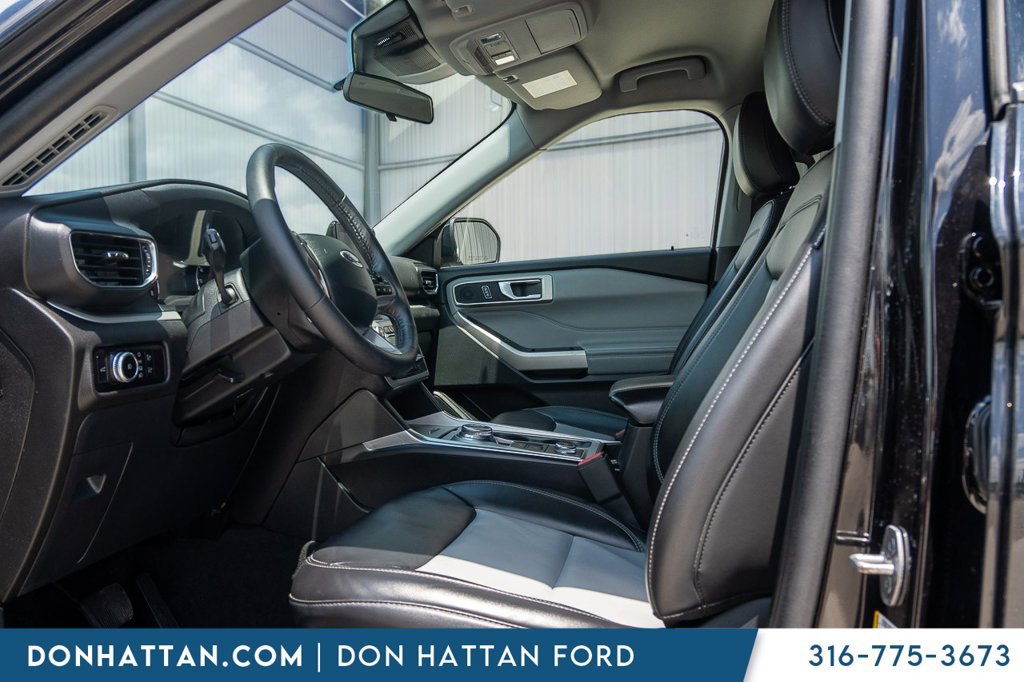 Used 2023 Ford Explorer XLT w/ Equipment Group 202A AWD/4WD image 3