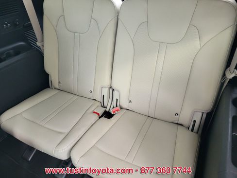 Used 2023 Kia Sorento SX Prestige w/ Panoramic Sunroof Package AWD/4WD image 12