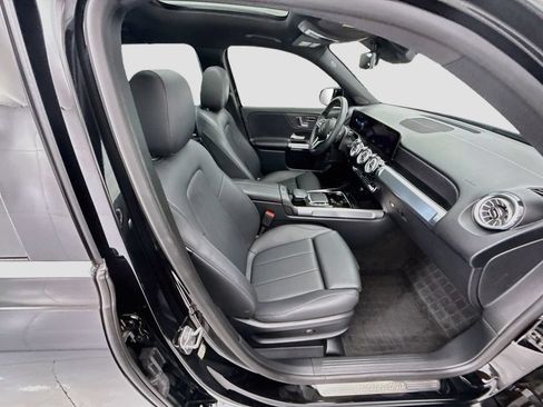 Used 2023 Mercedes-Benz GLB 250 image 19