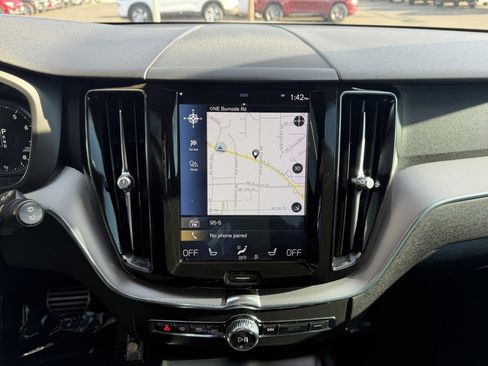 Used 2018 Volvo XC60 T6 R-Design w/ Convenience Package image 21