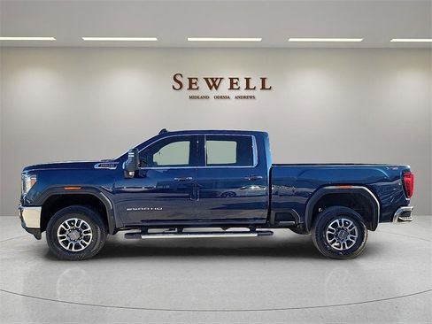 Used 2022 GMC Sierra 2500 SLE w/ SLE Convenience Package image 3