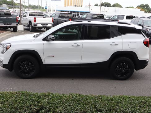 Certified 2023 GMC Terrain AT4 image 7