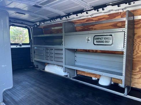 Used 2013 Chevrolet Express 3500 Extended RWD image 22