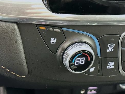 Certified 2020 Chevrolet Traverse Premier AWD/4WD image 25