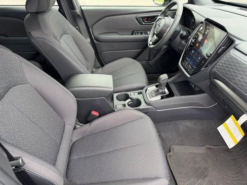 Used 2025 Subaru Forester Premium w/ Protection Package image 17