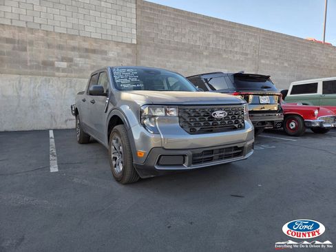 Certified 2025 Ford Maverick XLT image 1