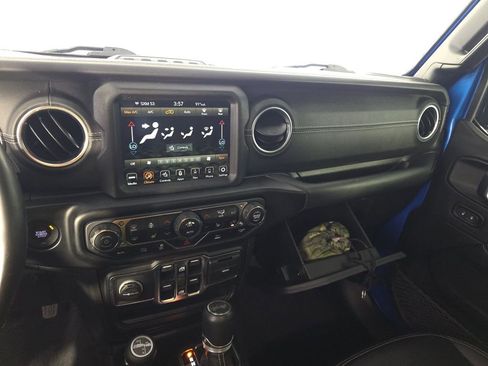 Used 2022 Jeep Wrangler Unlimited Sahara w/ Cold Weather Group image 6