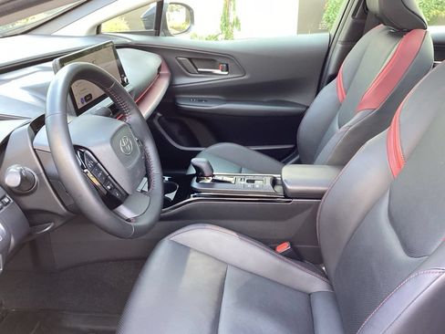 Used 2024 Toyota Prius Prime FWD image 4