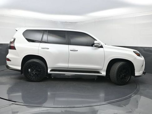 Used 2023 Lexus GX 460 Premium w/ Accessory Package AWD/4WD image 2