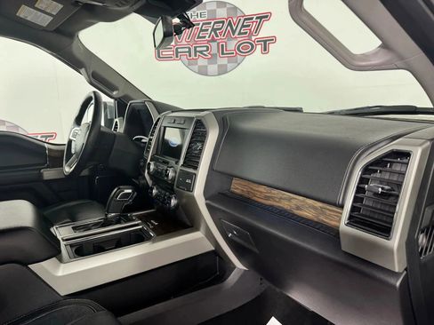 Used 2018 Ford F150 Lariat w/ Equipment Group 502A Luxury AWD/4WD image 12