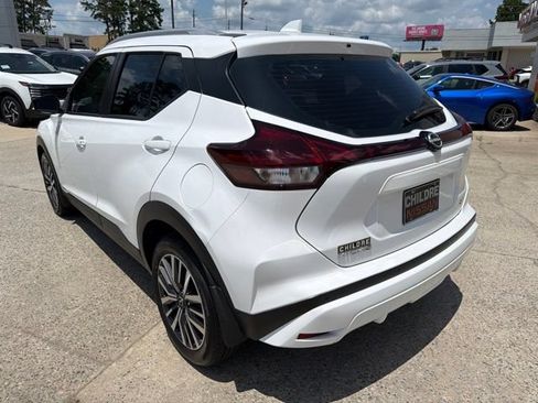 Used 2023 Nissan Kicks SV FWD image 8