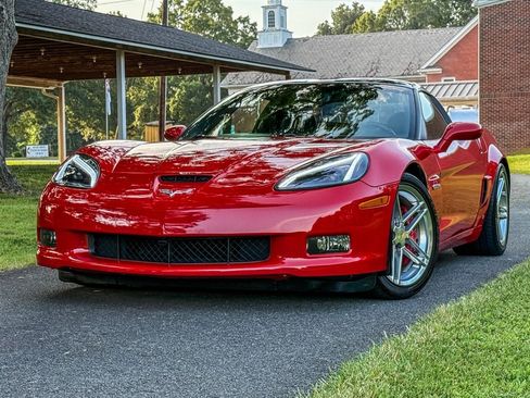 Used 2007 Chevrolet Corvette Z06 w/ Preferred Equipment Group RWD image 7