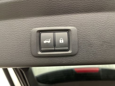 Used 2025 Mitsubishi Outlander SE image 33